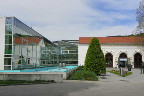 Blick zur Römer Therme