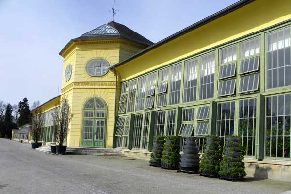 Die Orangerie im Schlosspark des Schloss Esterházy in Eisenstadt