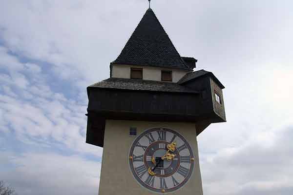 Blick auf den Grazer Uhrturm 