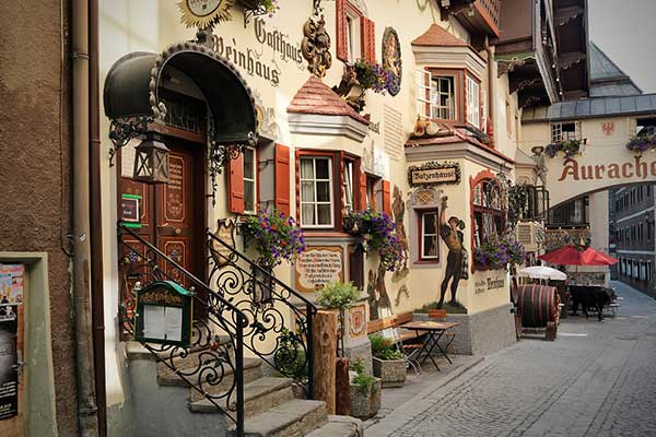 Die Römerhofgasse in der Altstadt von Kufstein (Foto © TVB Kufsteinerland) 