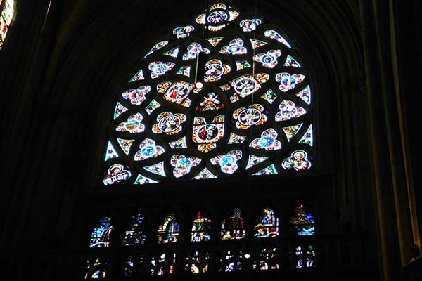  Die Fenster im Dom 