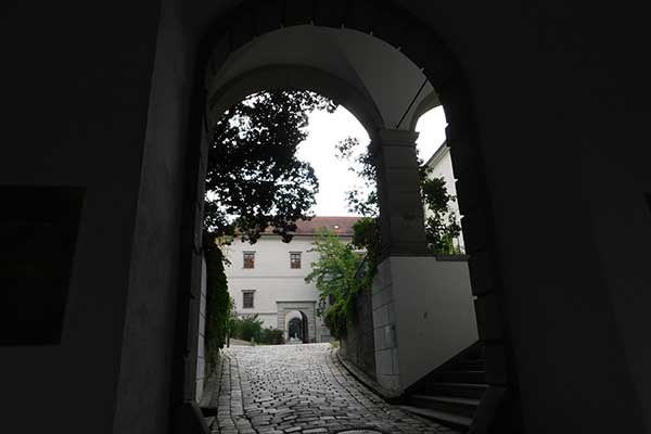 Blick in den Innenhof des Schlosses 