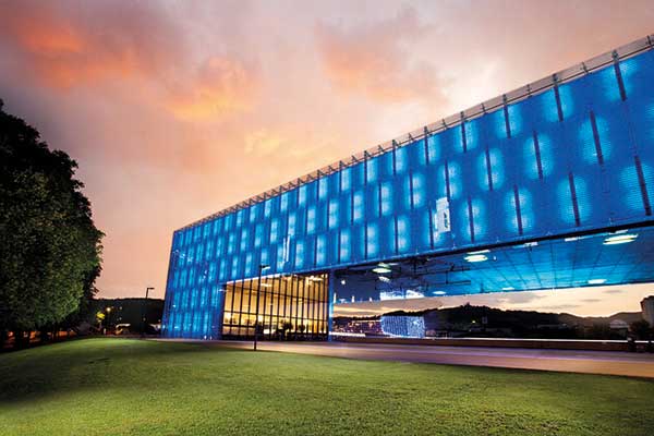 Das Lentos Museum (Foto © Linz Tourismus, Meta Provaznik) 