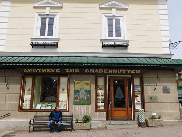 Die Apotheke "Zur Gnadenmutter" 