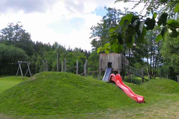 Blick auf den Kinderspielplatz