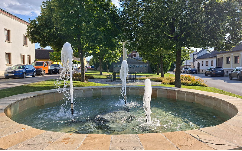 Springbrunnen bei der Pfarrkirche
