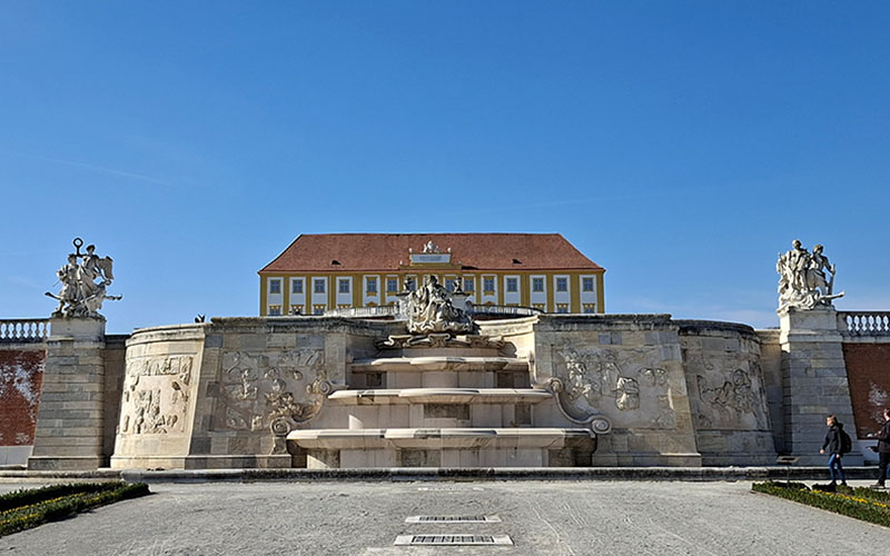 und auch die Brunnen werden wieder plätschern