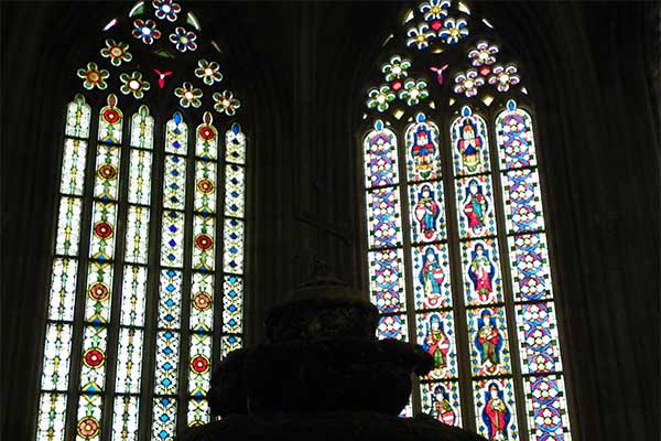 Stift Heiligenkreuz, Fenster im Brunnenhaus 