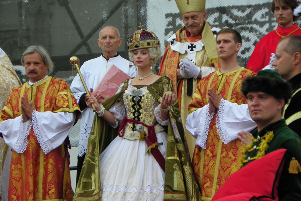 Die Stephanskrone am Haupt 