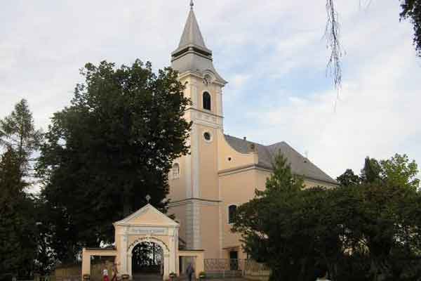 Die St. Jakob Kirche (Foto © www.dubnica.sk)