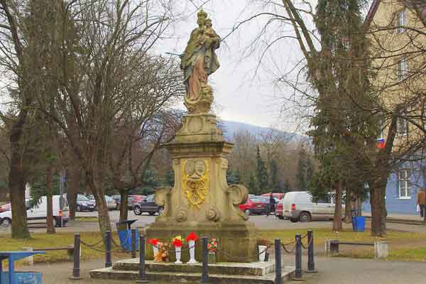 Die Mariensäule von Dubnica nad Váhom (Foto © Rudko, Wikipedia)