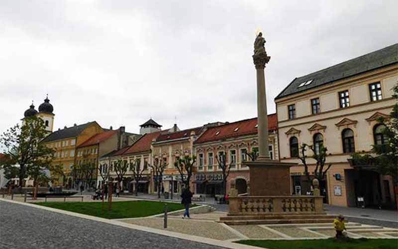 Der Friedensplatz mit der Pestsäule