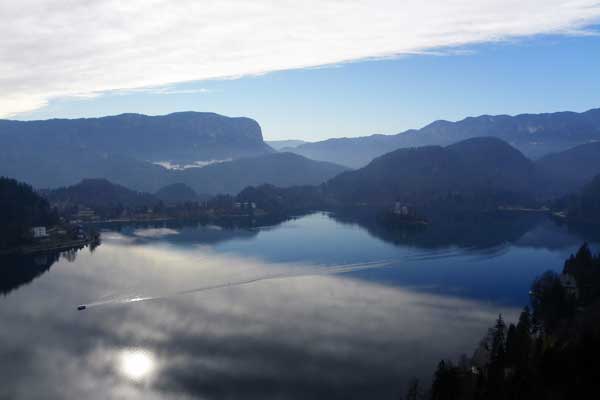 Blick auf den Bleder See von der Burg