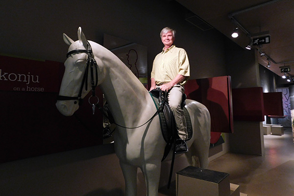 Im Museum kann man auf einen Lipizzaner Platz nehmen