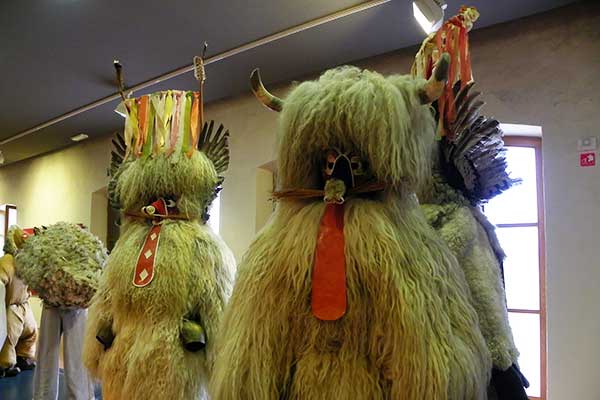 Kurentovanje - das Austreiben des Winters. Die Masken sind im Museum im Schloss zu sehen.