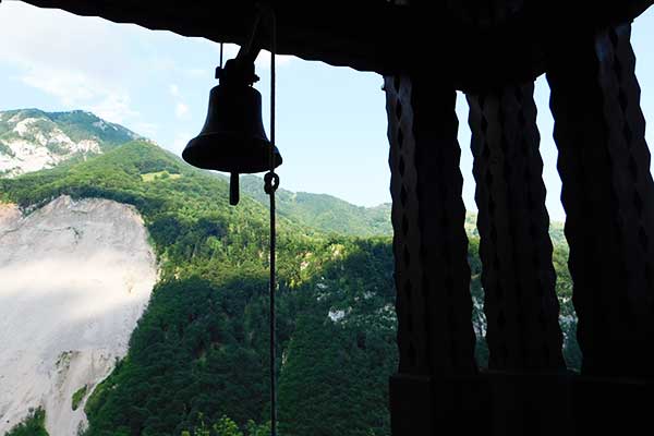 Die Glocke der Heiligen Geist-Kirche begrüßt die Besucher