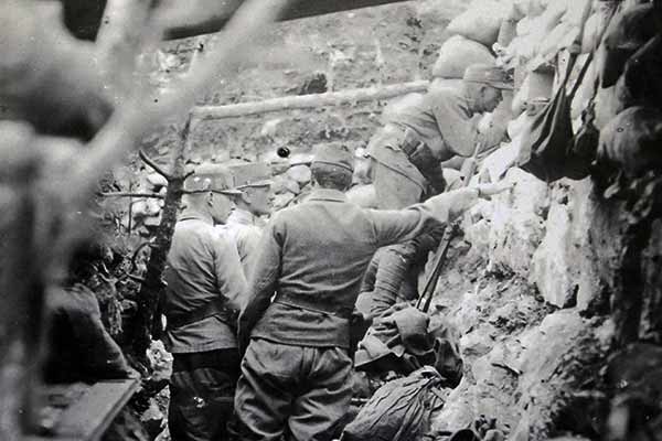 Bilder in der Ausstellung im Cerje Monument