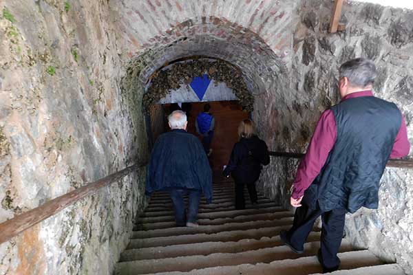 Abgang zum Keller der Burg