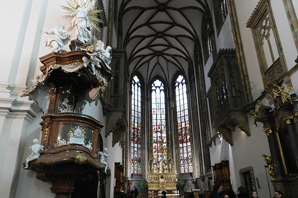 Im Inneren von St. Peter und Paul