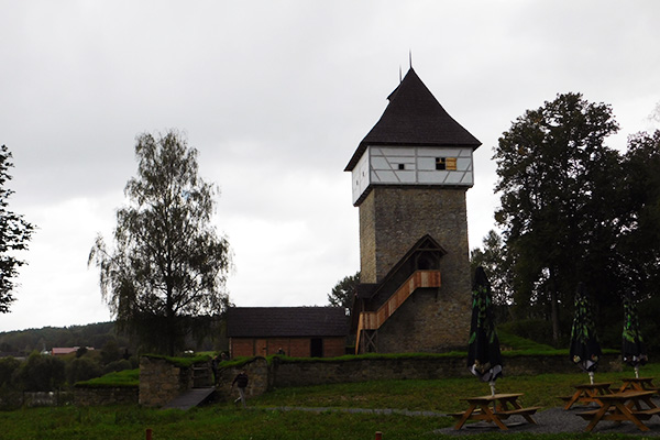 Heute steht der Turm wieder stolz in der Gegend