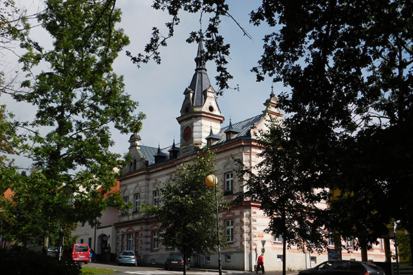 Am Stadtplatz von Horní Planá