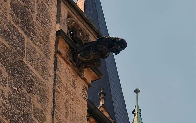 Sie sollten auch böse Geister abhalten