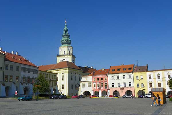 Blick auf den Schlossturm von Kroměříž (Kremsier)