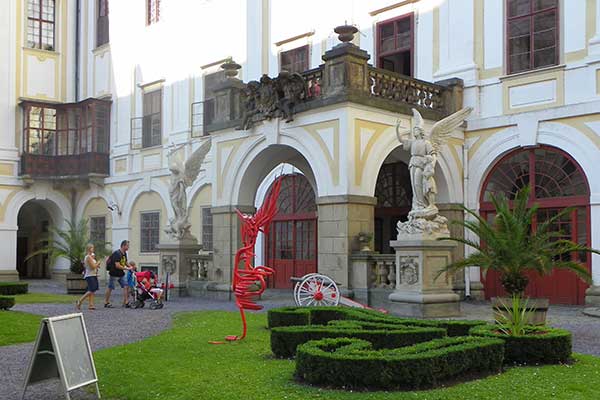 Im Schlosshof von Kroměříž (Kremsier)