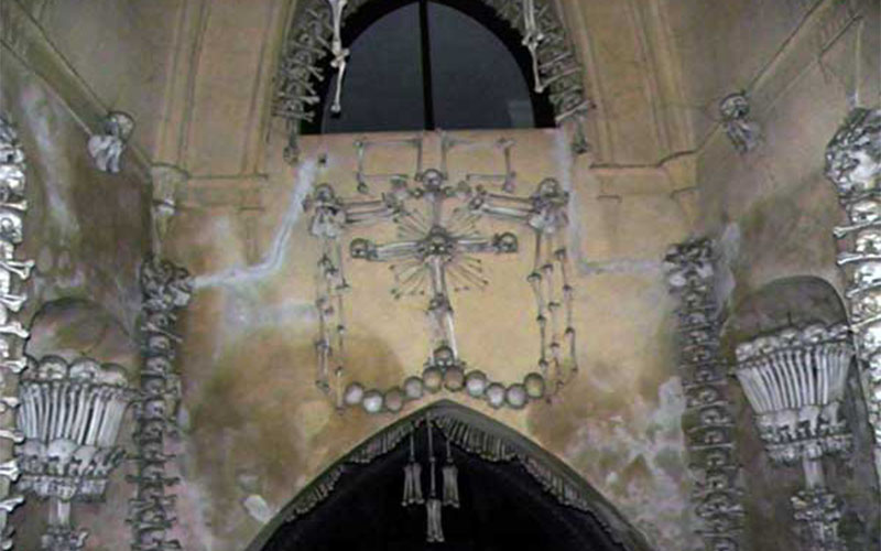 Im Beinhaus von Sedlec