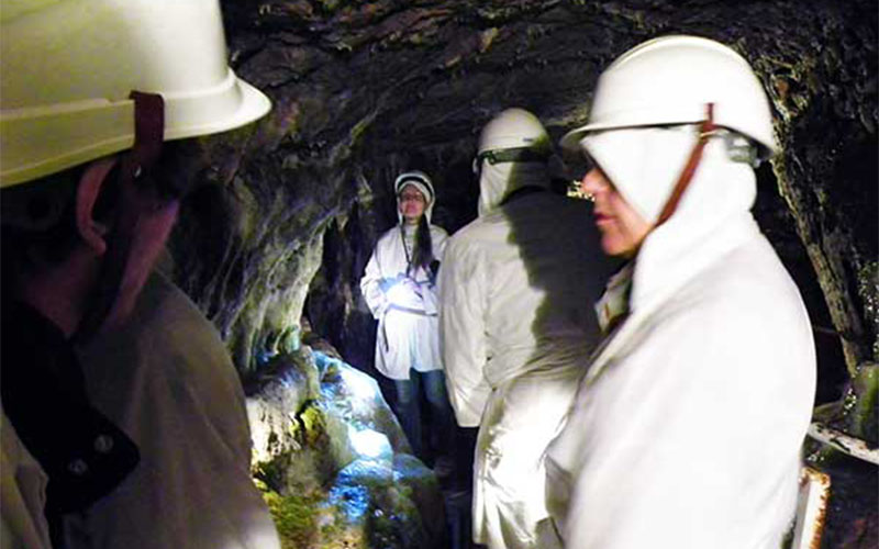 Nur für Besucher ohne Platzangst - die Führung im Bergwerk