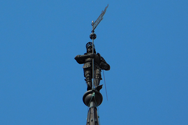 Der Rathausmann am Rathausturm von Liberec 
