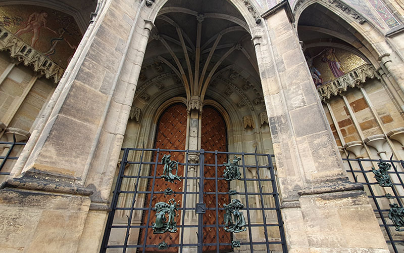 Gittertore beim St. Veitsdom