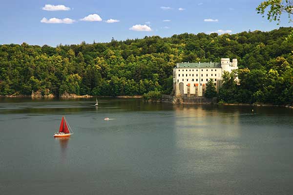 Blick auf Schloss Orlík (Foto © Ladislaus Renner, Czech Tourism)