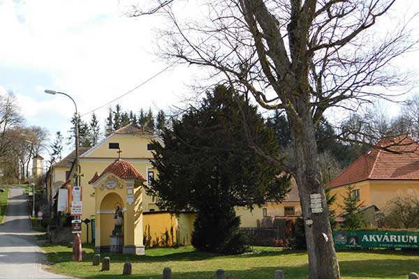 Beim Schloss Orlík