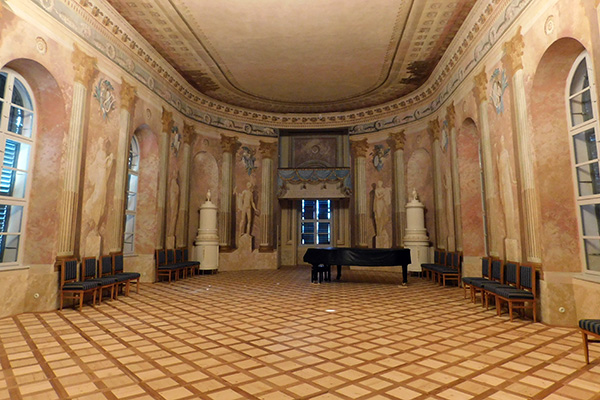 Der Konzertsaal des Schlosses Uherčice
