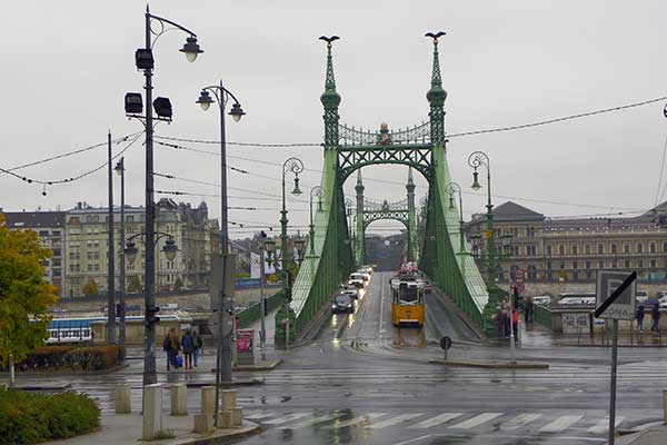 Die Freiheitsbrücke