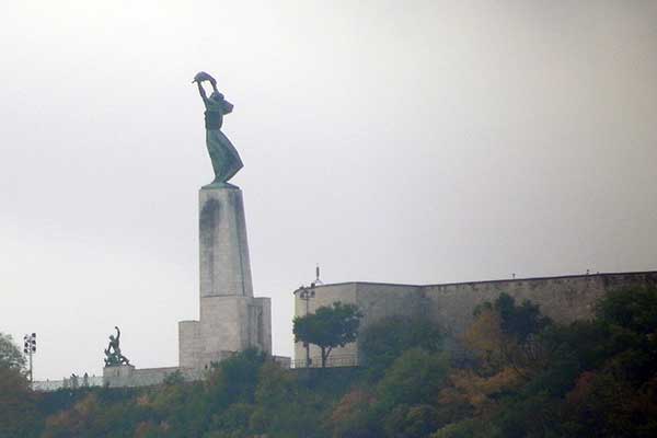 Die Freiheitsstatue am Gellértberg