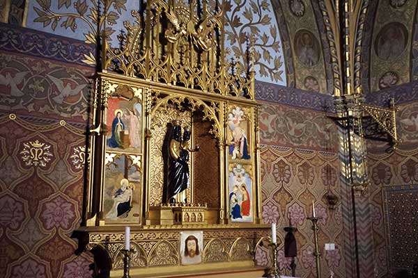 Die schwarze Madonna in der Loreto-Kapelle der Matthiaskirche