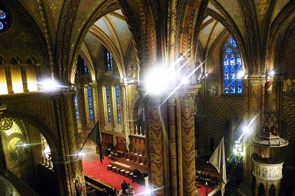 Blick ins Innere der Matthiaskirche