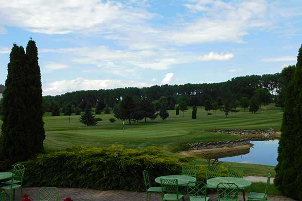 Blick auf den Golfplatz vom Clubhaus aus