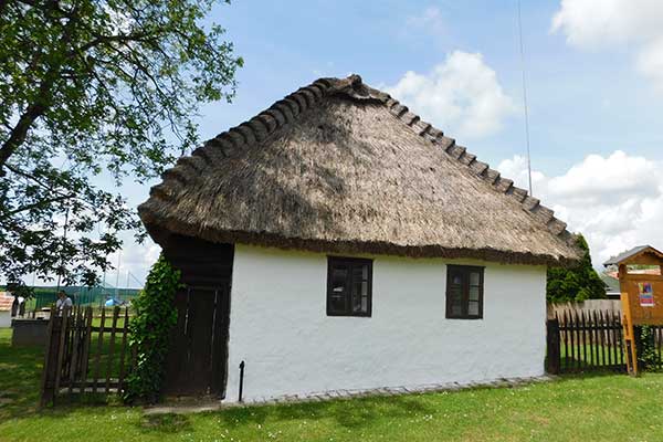 Blick auf das Heimathaus in Bük