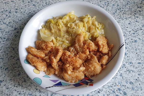 Einbrennter Kelch mit Bröselnockerl