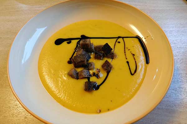 Kürbiscremesuppe mit Knoblauch