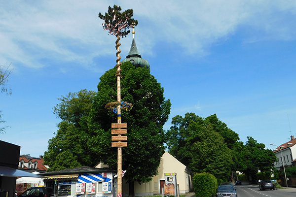 Auch der Maibaum stand bei meinem ersten Besuch noch