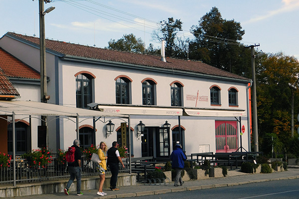 Blick auf die Feuerwehrbrauerei in Bítov