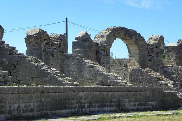 Das Amphitheater von Salona