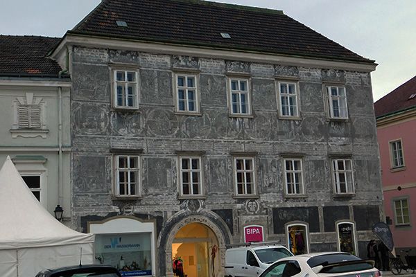 Traumhaftes Ambiente für ein Hotel - das Sgraffiti-Haus in Retz