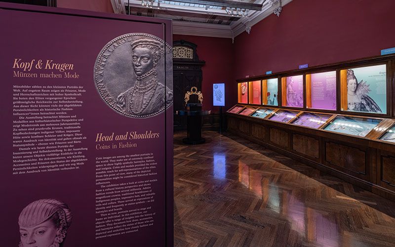 Kopf & Kragen. Münzen machen Mode (Foto © Tom Ritter)