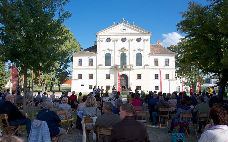 Schloss Kirchstetten: Ehrenhof Konzerte, Foto © Doris Kucera