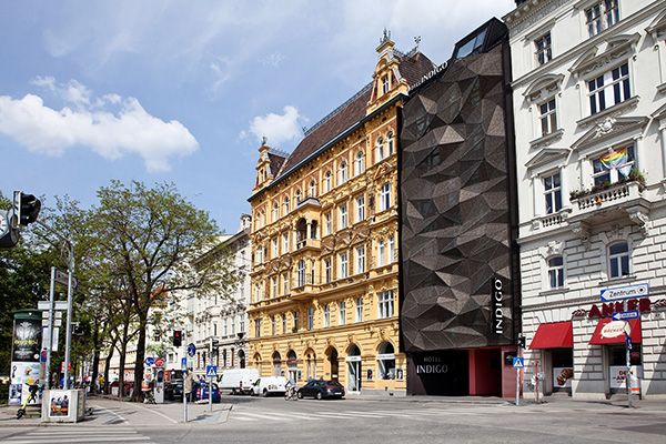 Bereits in der Außenansicht bemerkenswert: Das Indigo Vienna Naschmarkt